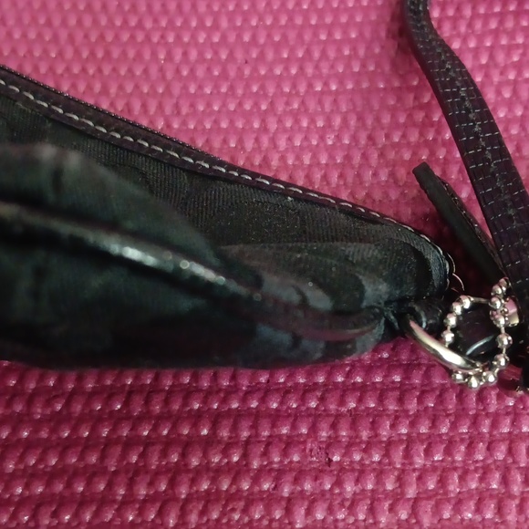 Coach - Picture 5 of 5